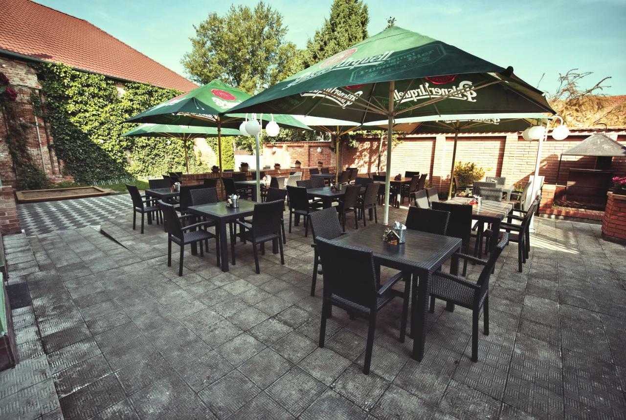 Restaurace A Penzion Praha Дольни-Дунаёвице Экстерьер фото